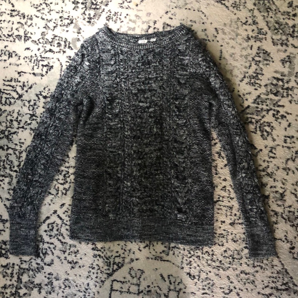 Gap sweater